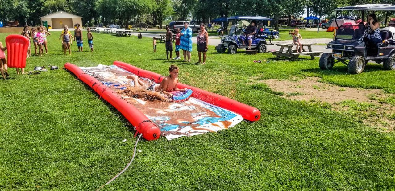 Sandusky Koa Holiday Campground Hotel Buitenkant foto