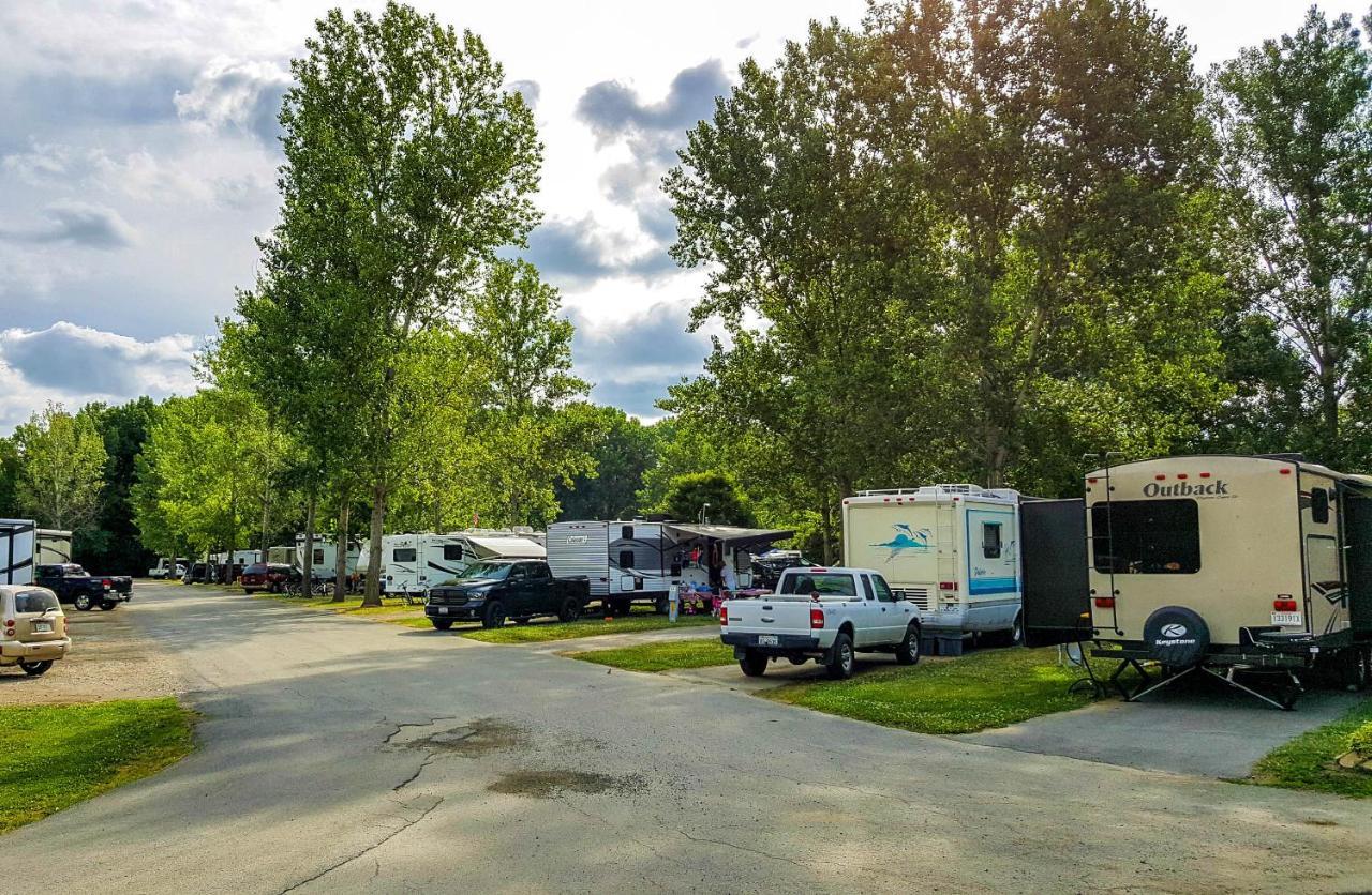 Sandusky Koa Holiday Campground Hotel Buitenkant foto